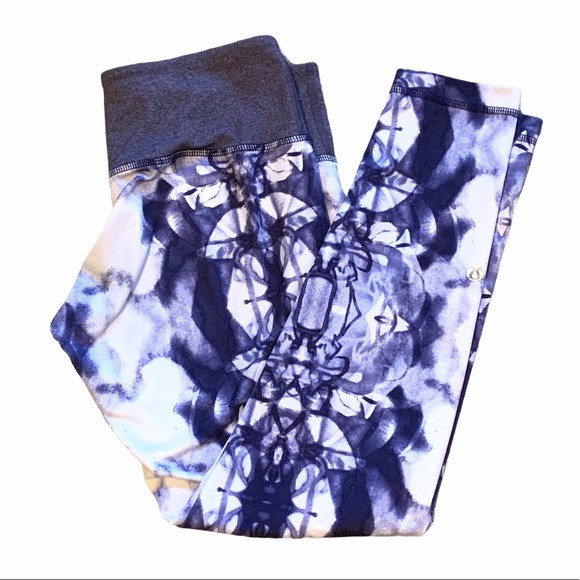 lululemon athletica Pants - Lululemon Ink Blot Crop Pant Legging Size 6